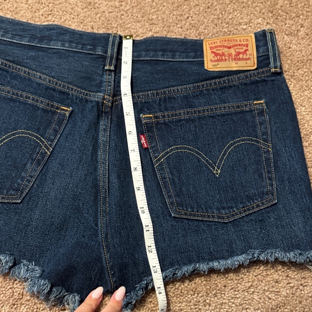 Levi Demin Frayed Hem Women Shorts - Picture 7 of 10